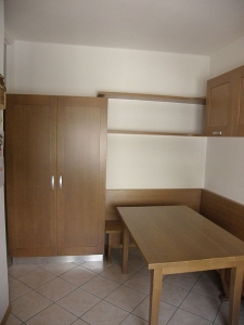 MOBILE E TAVOLO CUCINA